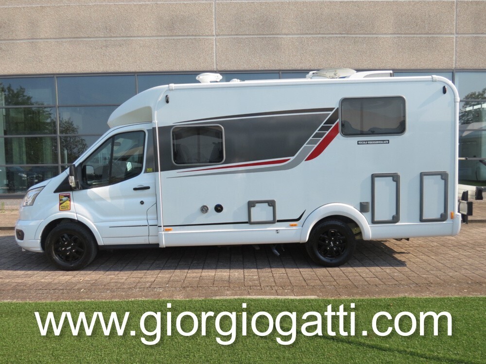 Camper Semintegrale Bürstner LINEO T 620 con Garag
