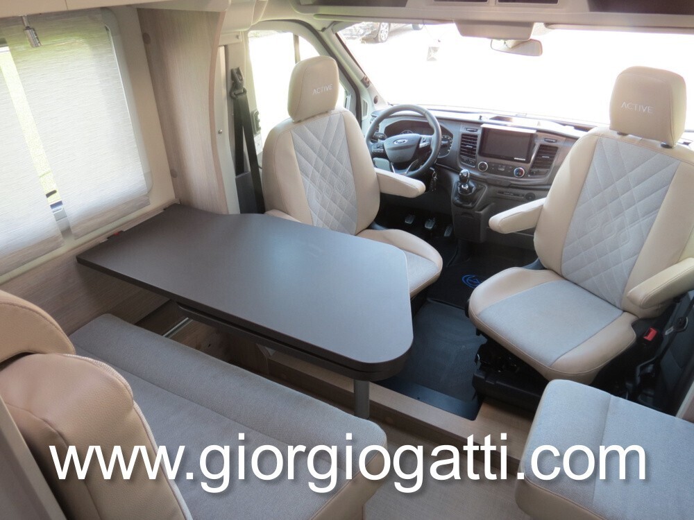 Camper Semintegrale Bürstner LINEO T 620 con Garag