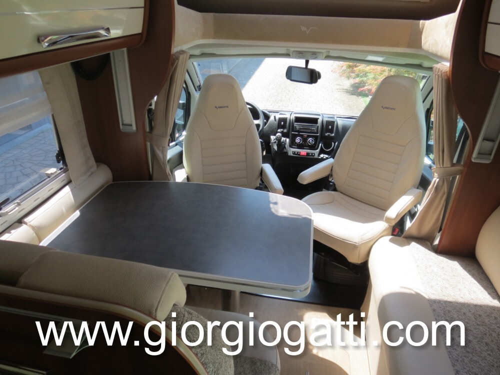 CAMPER SEMINTEGRALE MOBILVETTA KEA P 67 TEKNOLINE 