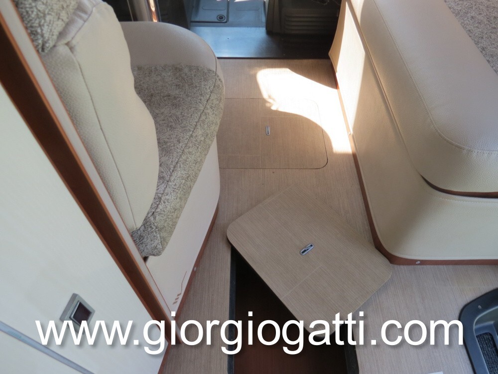 CAMPER SEMINTEGRALE MOBILVETTA KEA P 67 TEKNOLINE 