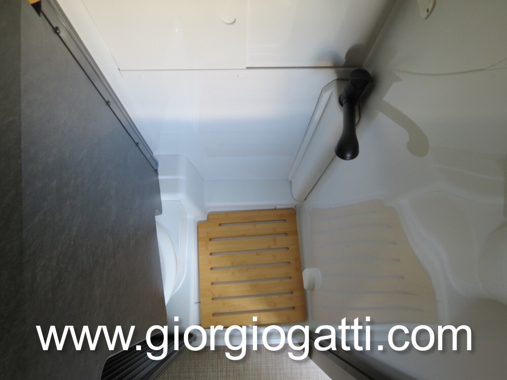 CAMPER VAN HYMER REDWOOD 601 CON TETTO A SOFFIETTO