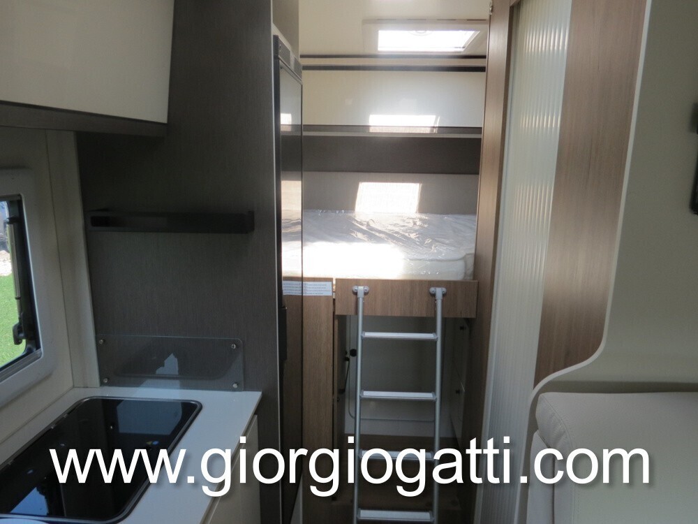 CAMPER SEMINTEGRALE ELNAGH BARON 531 COMPACT CON L