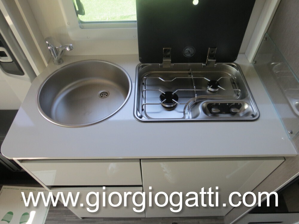 CAMPER SEMINTEGRALE ELNAGH BARON 531 COMPACT CON L