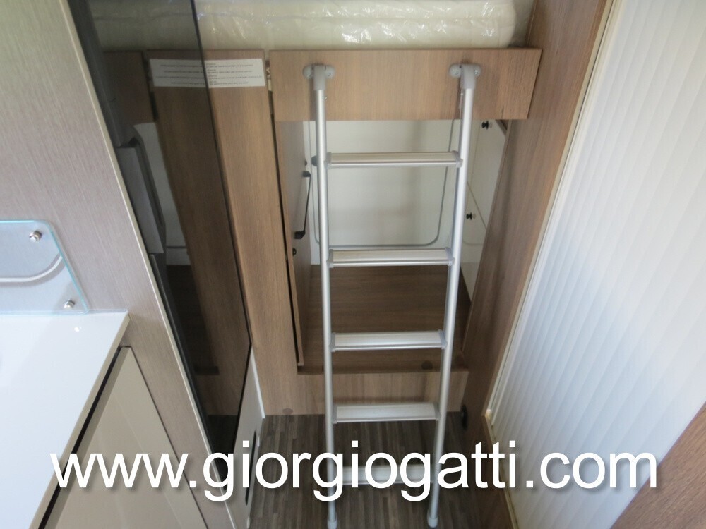 CAMPER SEMINTEGRALE ELNAGH BARON 531 COMPACT CON L