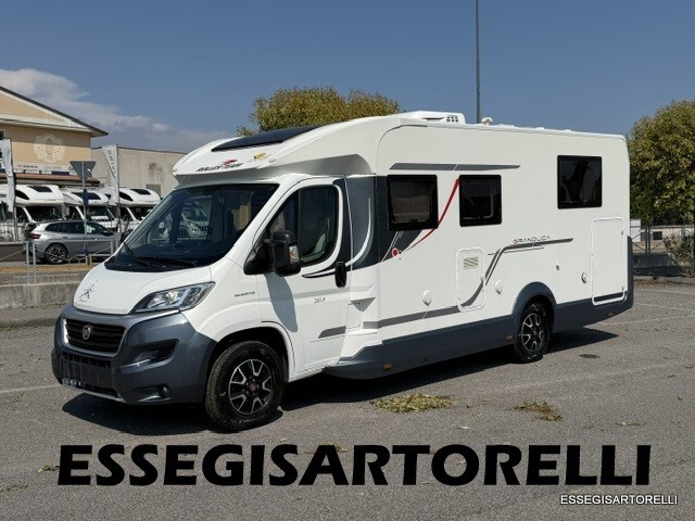 ROLLER TEAM GRANDUCA 265 P GARAGE NAUTICO FULL OPT