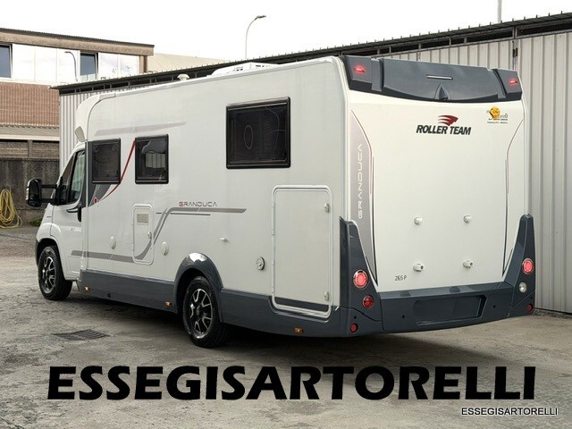 ROLLER TEAM GRANDUCA 265 P GARAGE NAUTICO FULL OPT