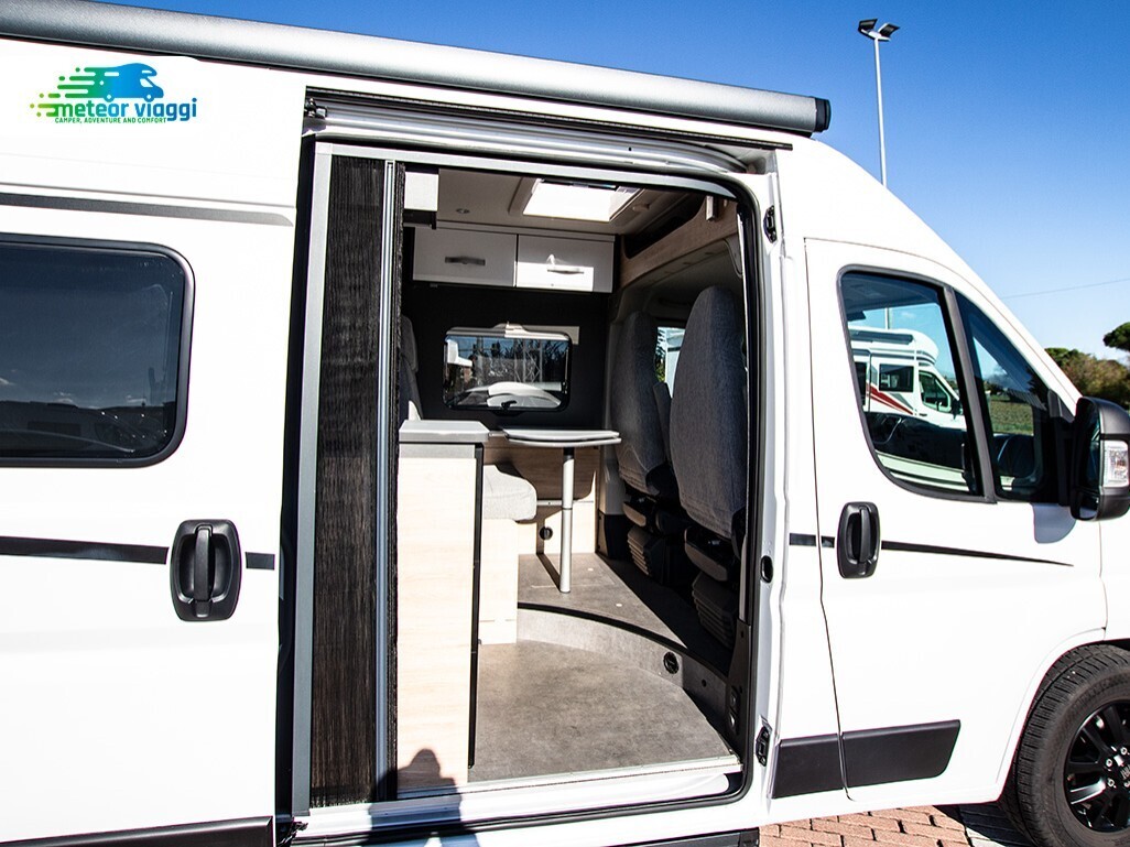Camper puro Van 2 posti Dethleffs Globetrail 600