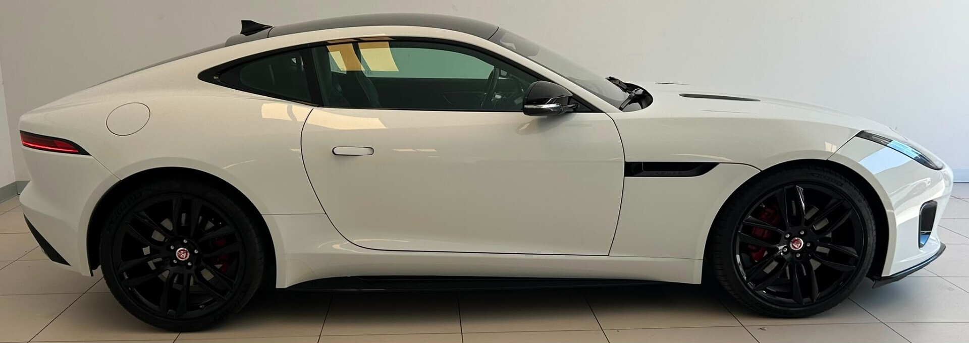 Jaguar F-TYPE 2020 из Италии