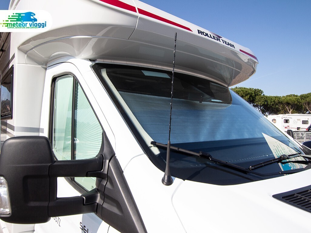Camper Semintegrale 4 posti Roller Team Kronos 295