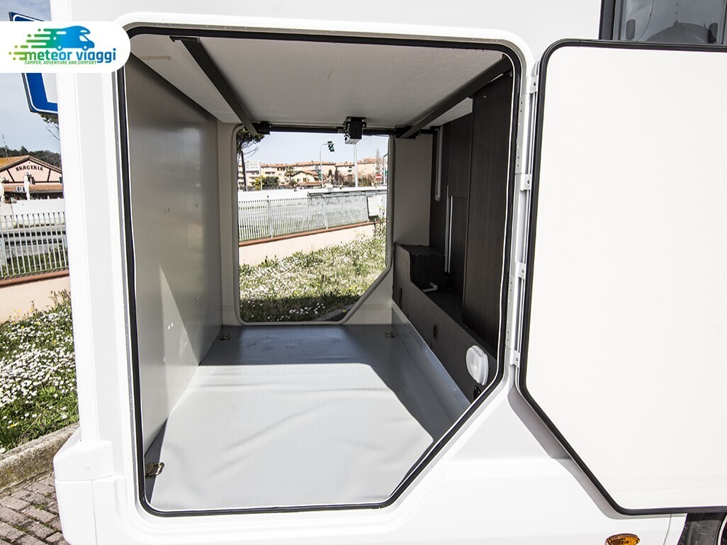 Camper Semintegrale 4 posti Roller Team Kronos 295