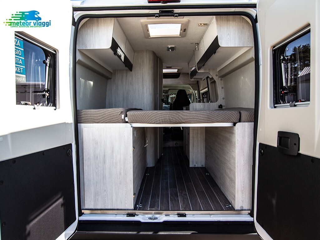 Camper puro Van 2 posti Roller Team Livingstone GO