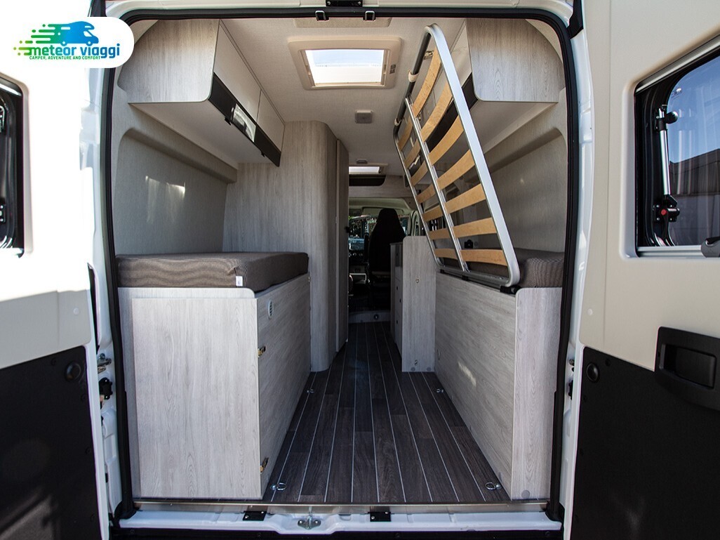 Camper puro Van 2 posti Roller Team Livingstone GO