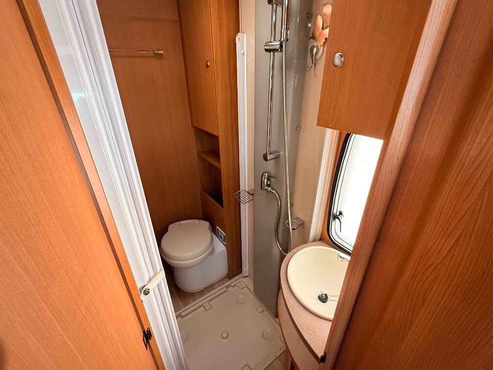 CAMPER CHAUSSON FLASH 06