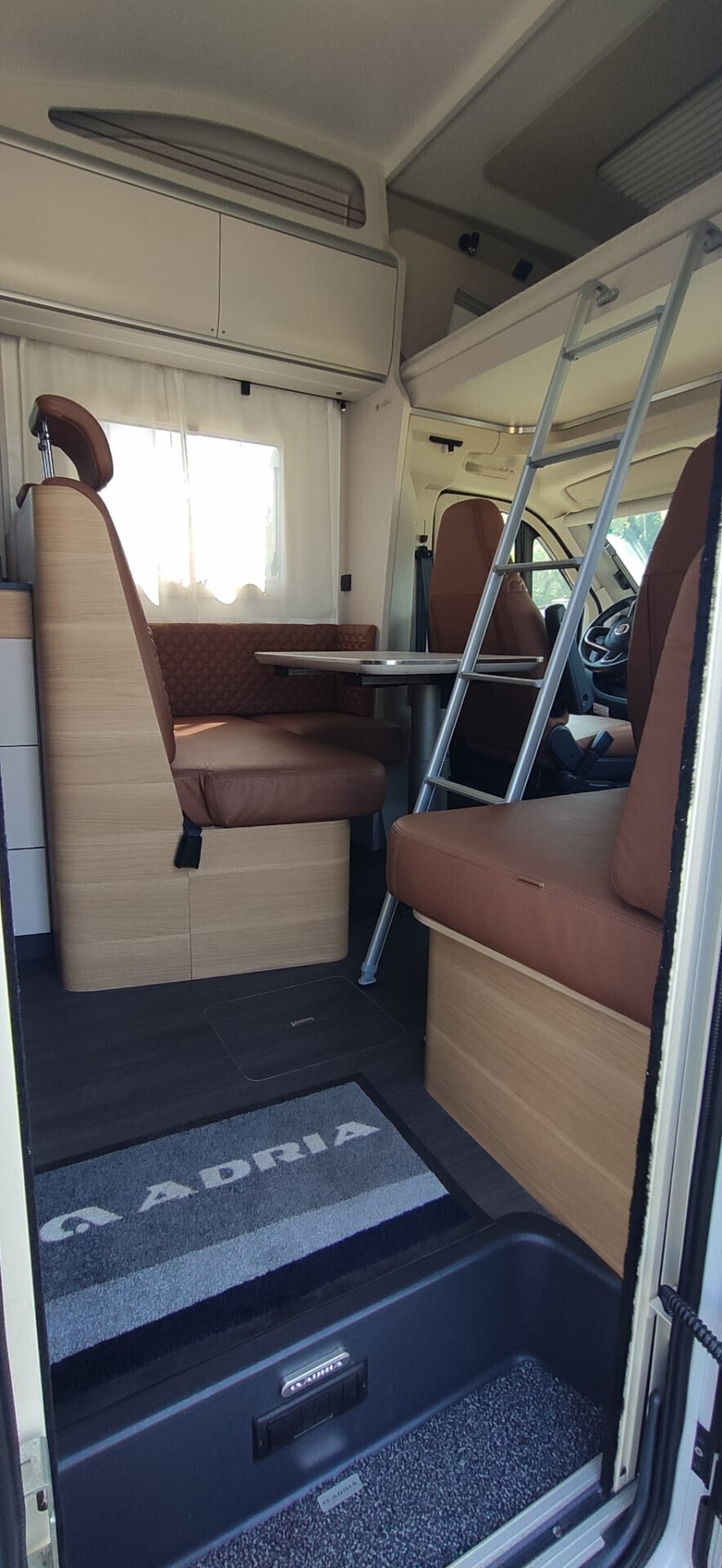 Adria CORAL XL 660 SL mansardato