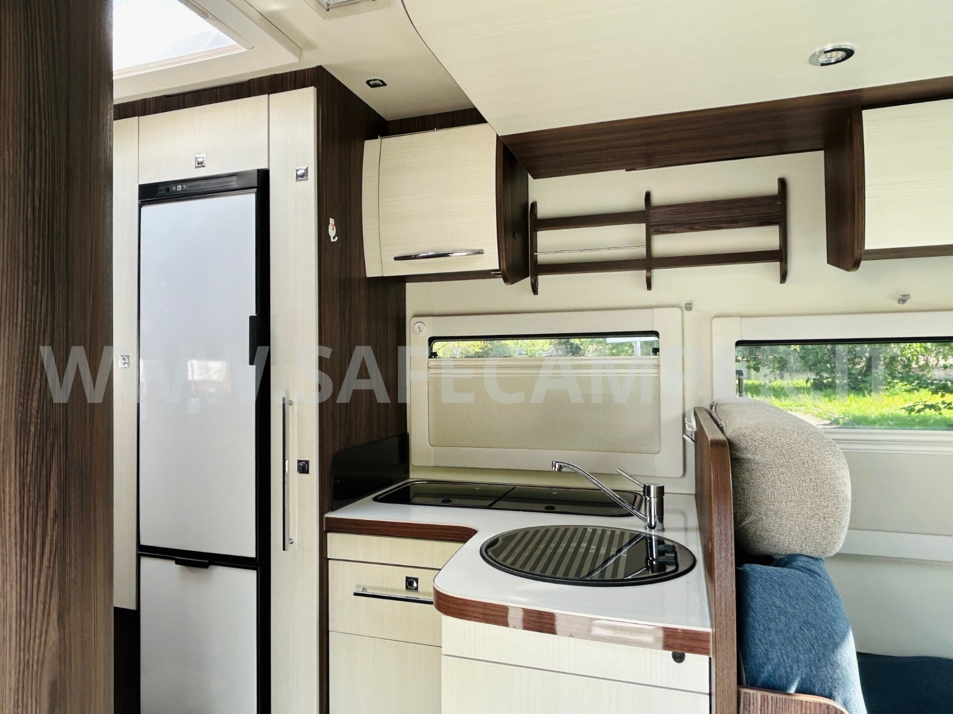 Semintegrale Benimar Tessoro 413 4 posti letto