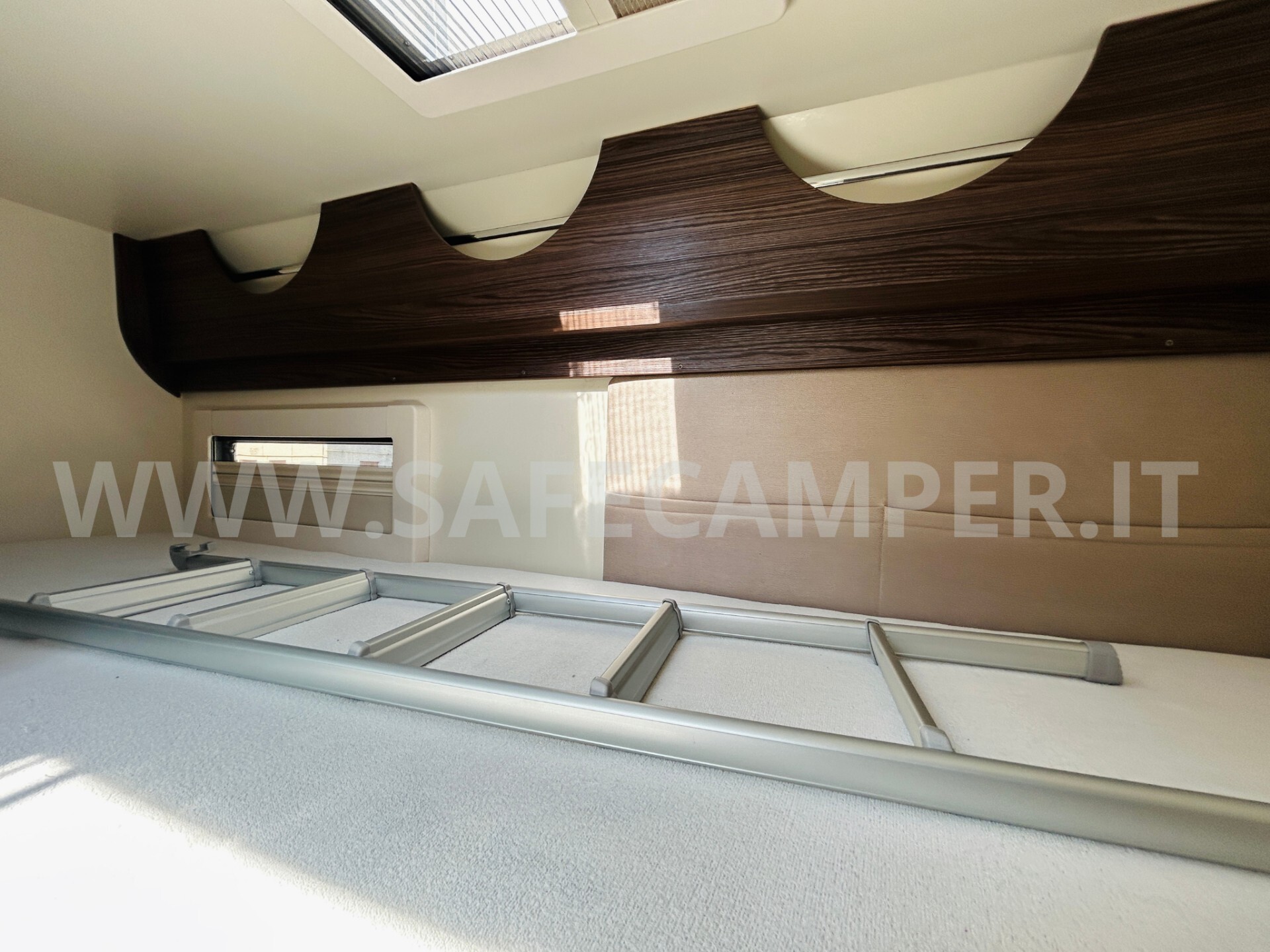 Semintegrale Benimar Tessoro 413 4 posti letto