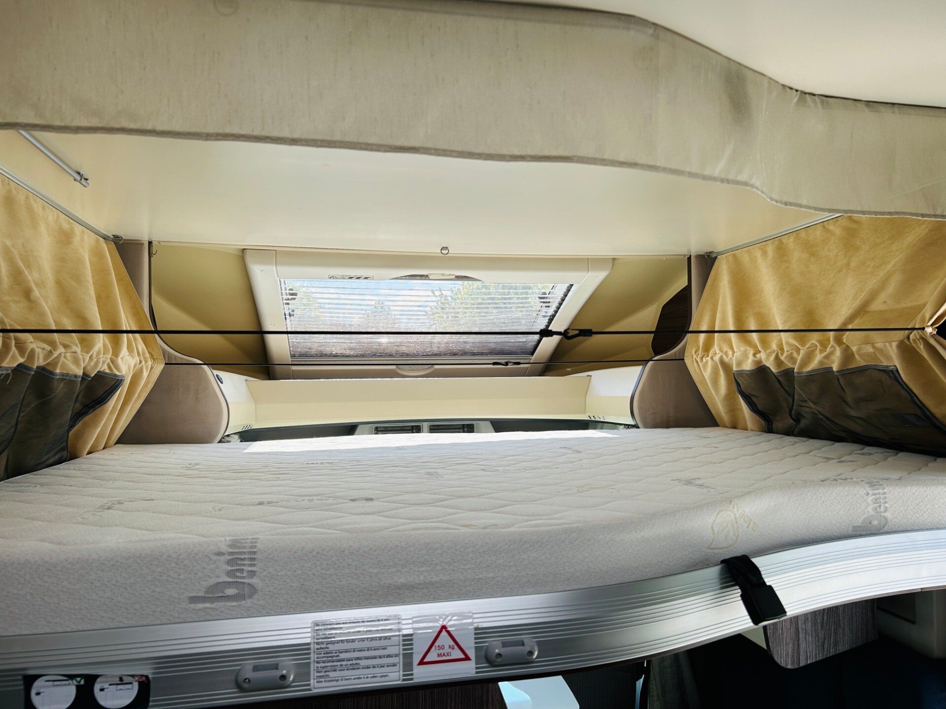 Semintegrale Benimar Tessoro 413 4 posti letto