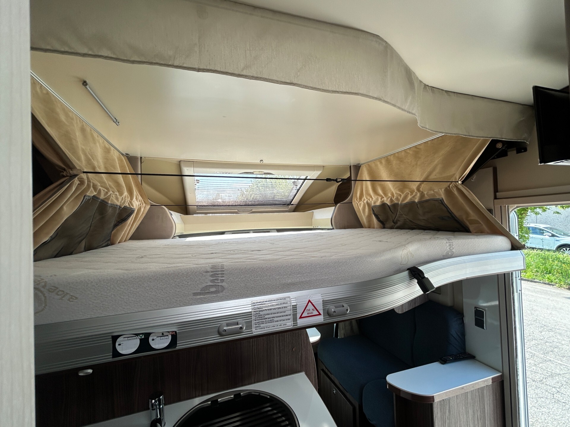 Semintegrale Benimar Tessoro 413 4 posti letto