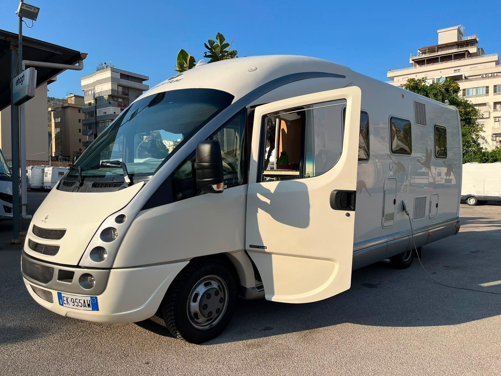Giottiline Graal W800 Iveco 35c18 '2011