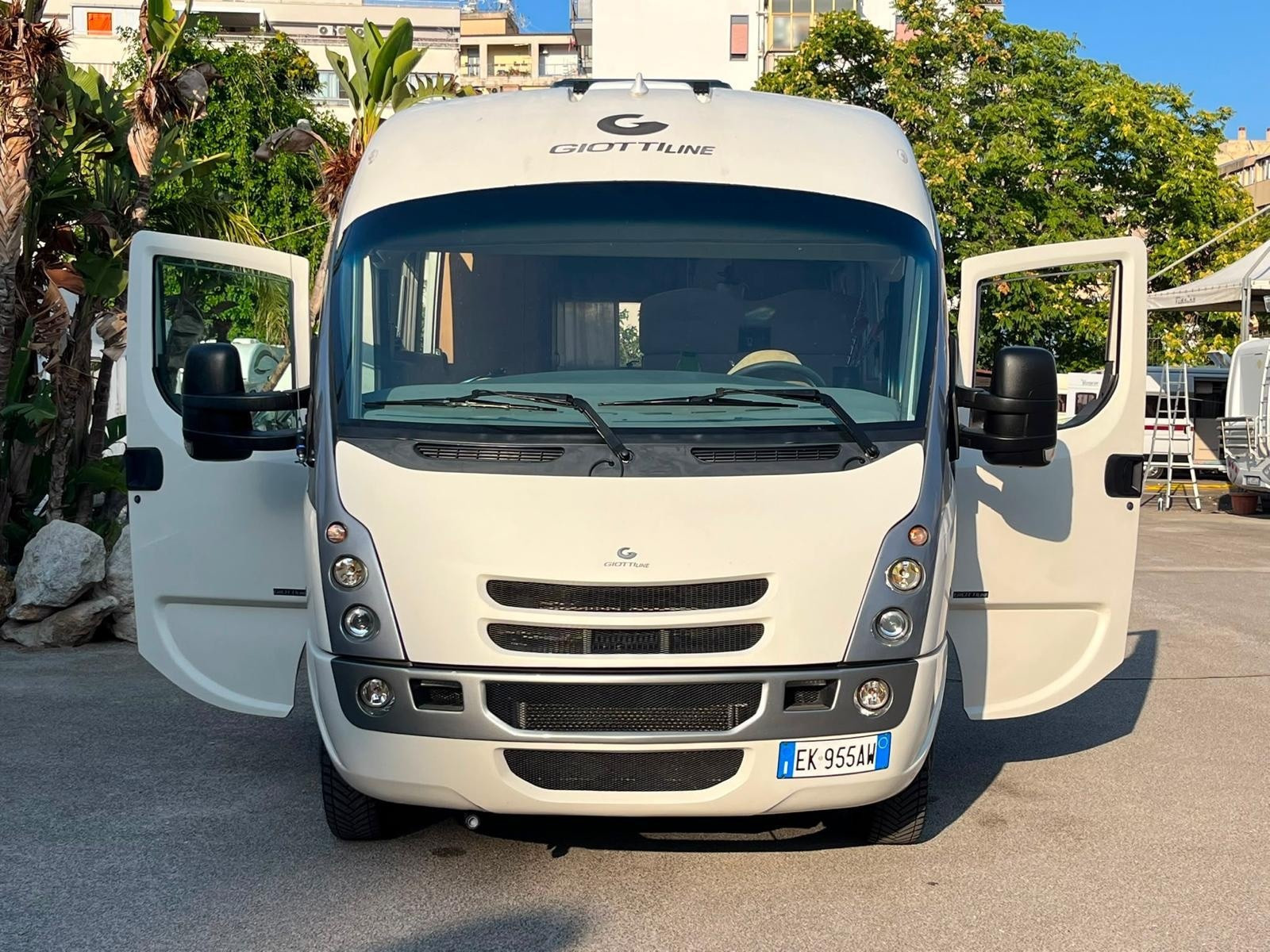 Giottiline Graal W800 Iveco 35c18 '2011