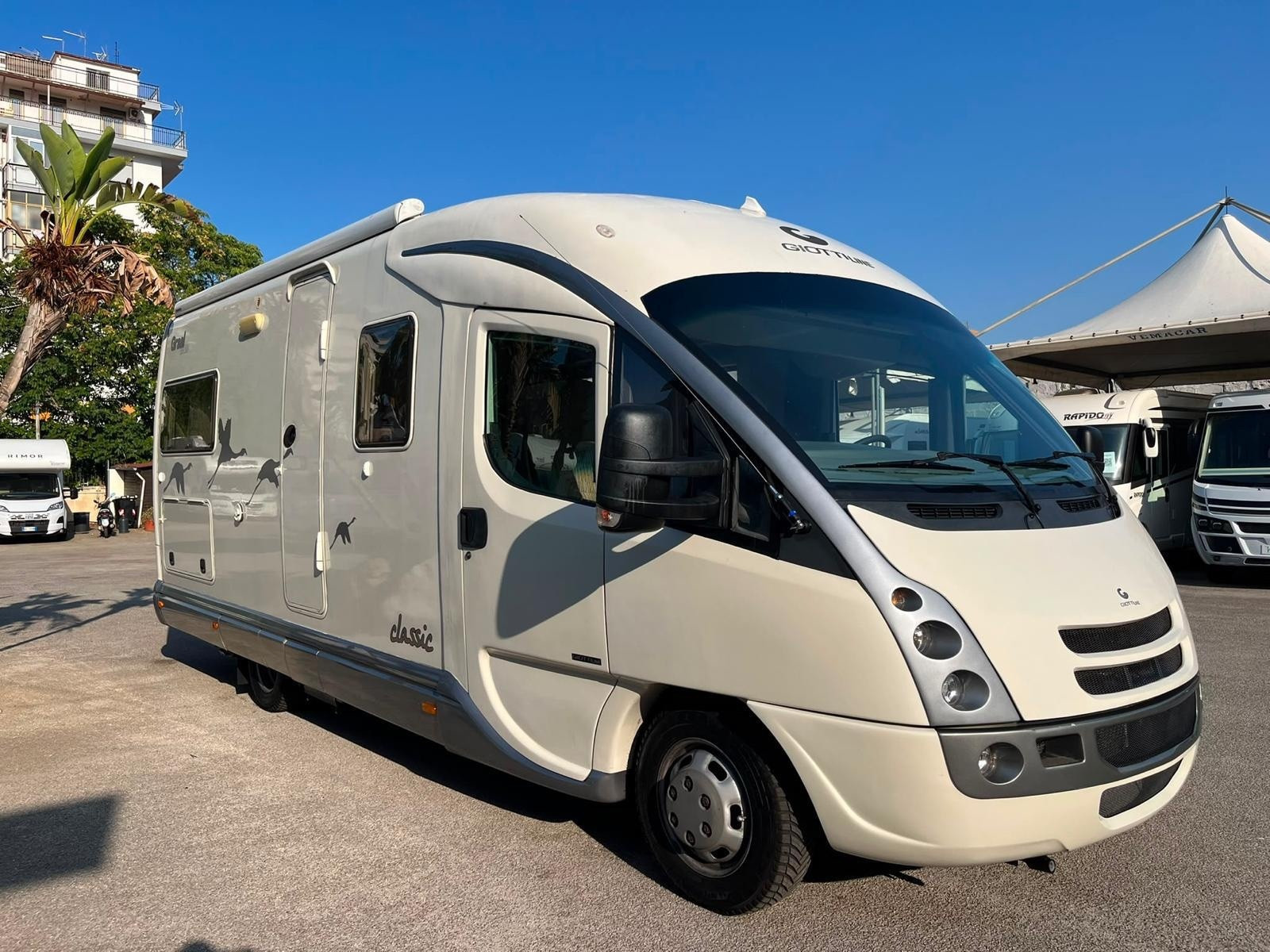 Giottiline Graal W800 Iveco 35c18 '2011
