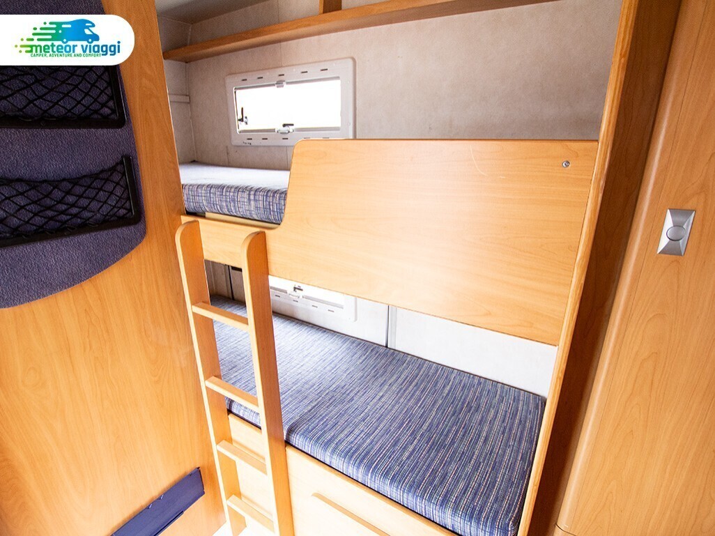 Camper mansardato 5 posti Challenger 172