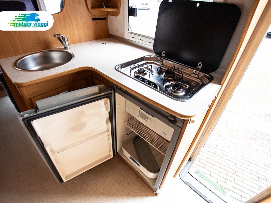 Camper mansardato 5 posti Challenger 172