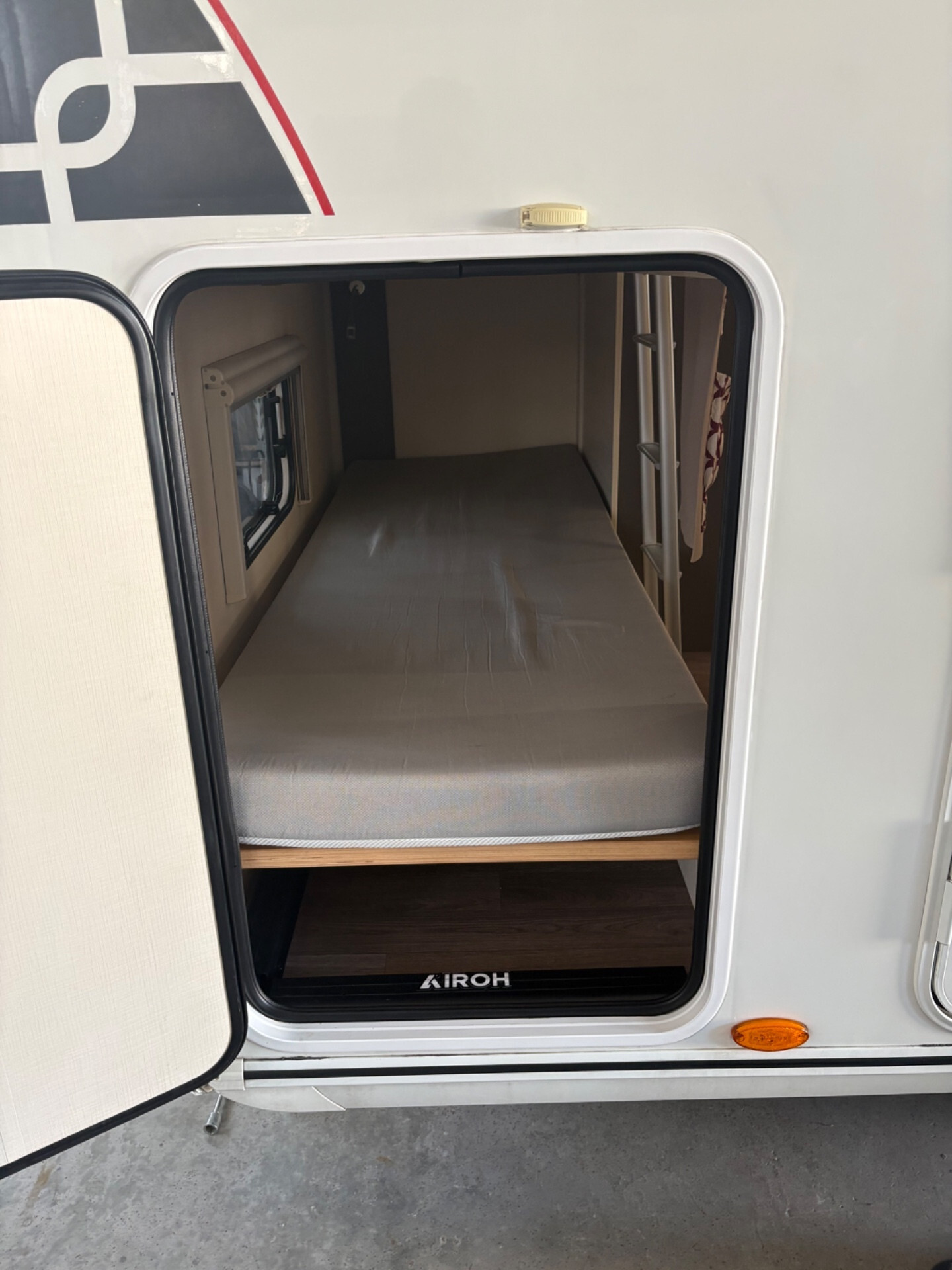 Sterckeman Caravan Starlett 490-posti 6-Fiamma f45