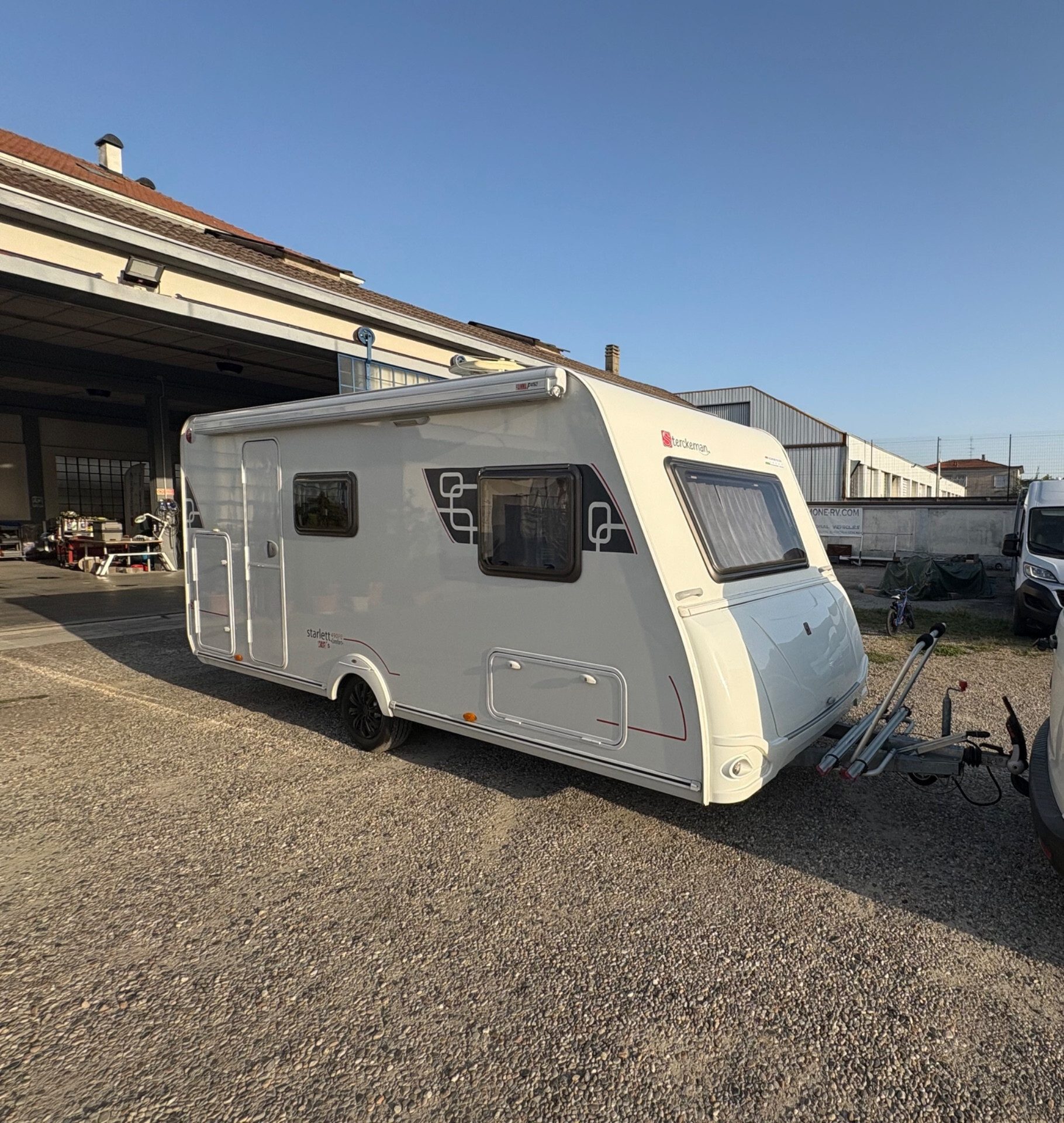 Sterckeman Caravan Starlett 490-posti 6-Fiamma f45