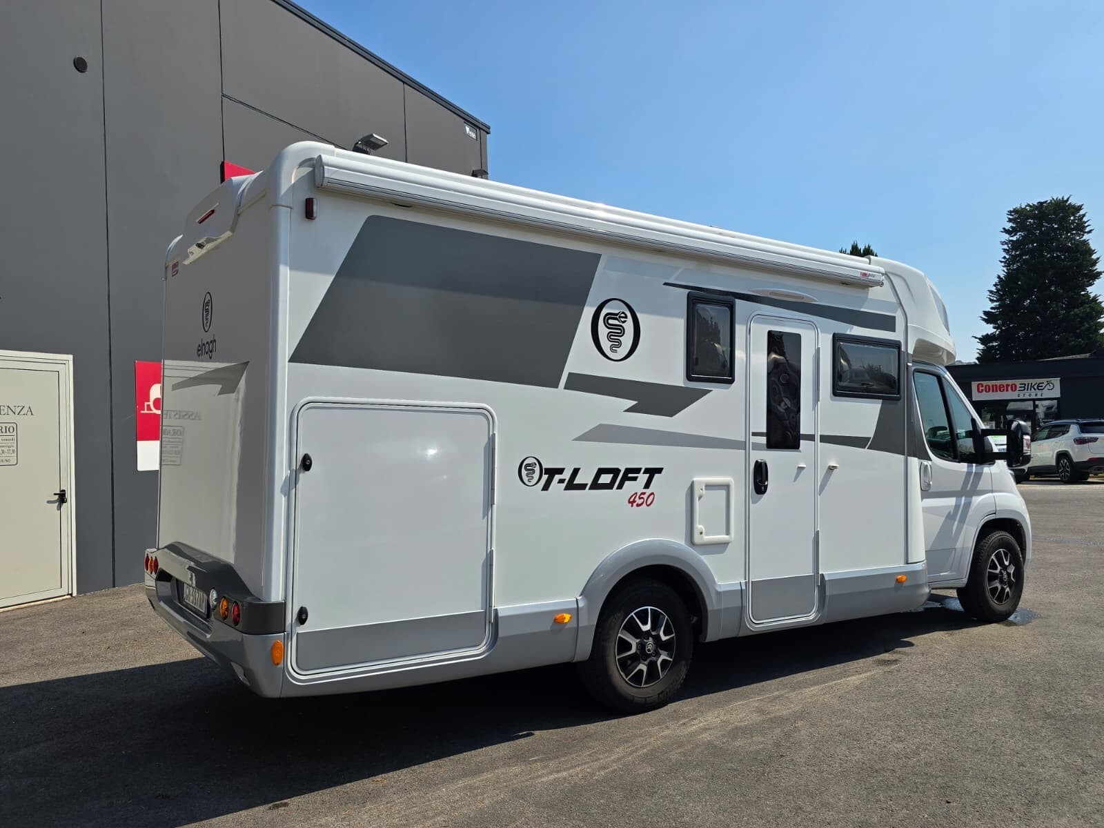 Elnagh T-LOFT 450 - SEMINTEGRALE CON GARAGE E BASC