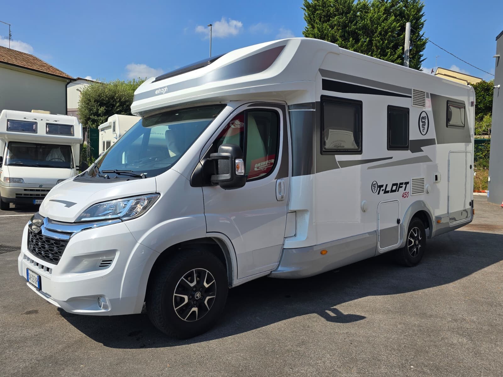 Elnagh T-LOFT 450 - SEMINTEGRALE CON GARAGE E BASC
