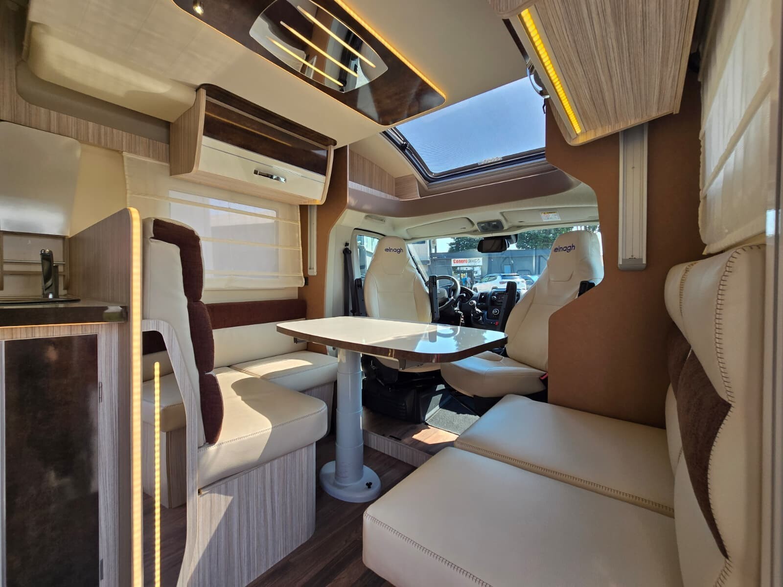 Elnagh T-LOFT 450 - SEMINTEGRALE CON GARAGE E BASC