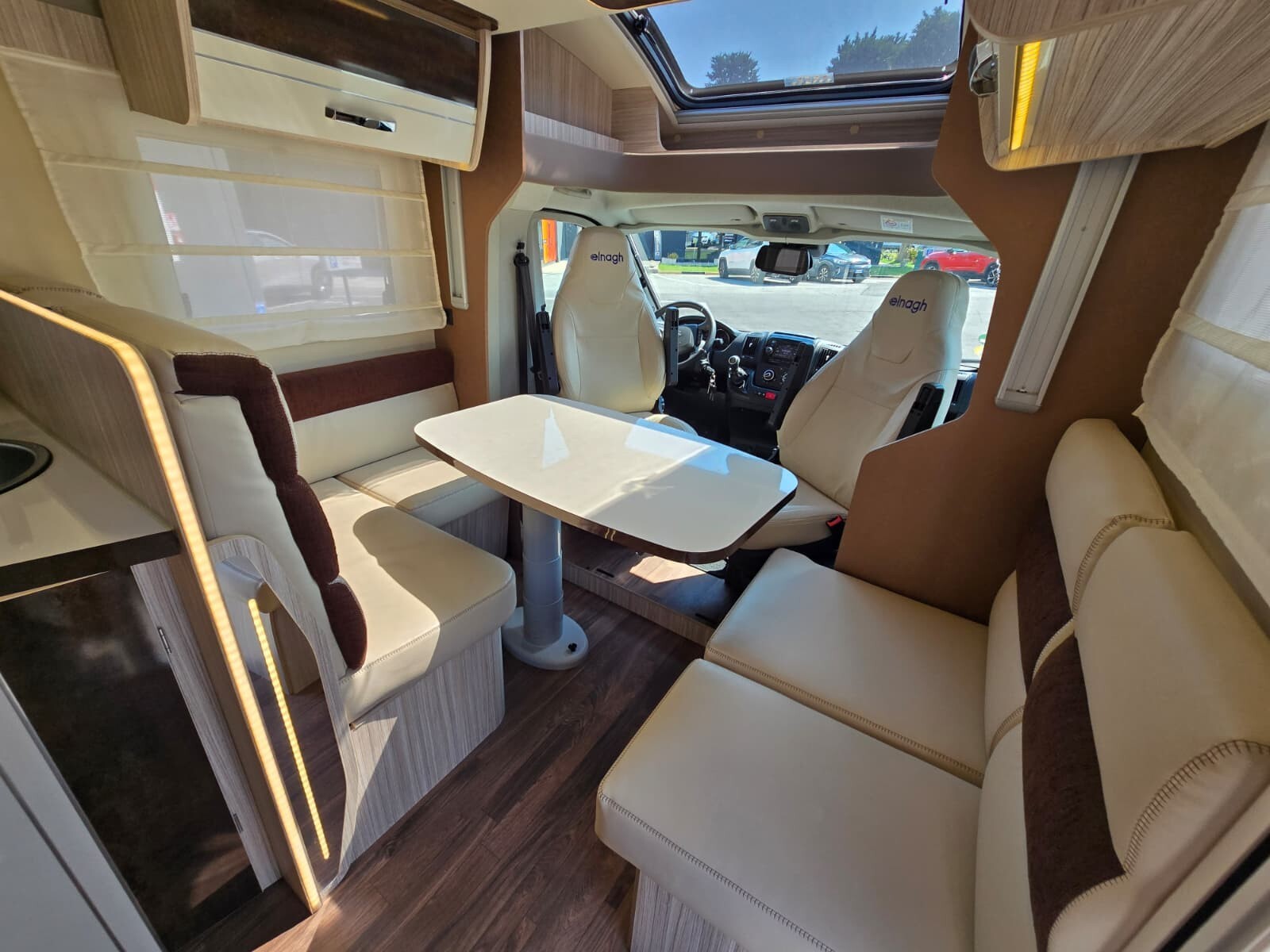 Elnagh T-LOFT 450 - SEMINTEGRALE CON GARAGE E BASC