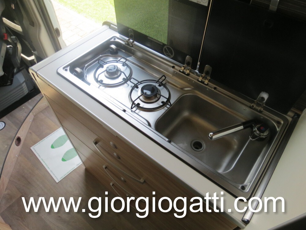 camper puro Hymer Grand Canyon van con cambio auto
