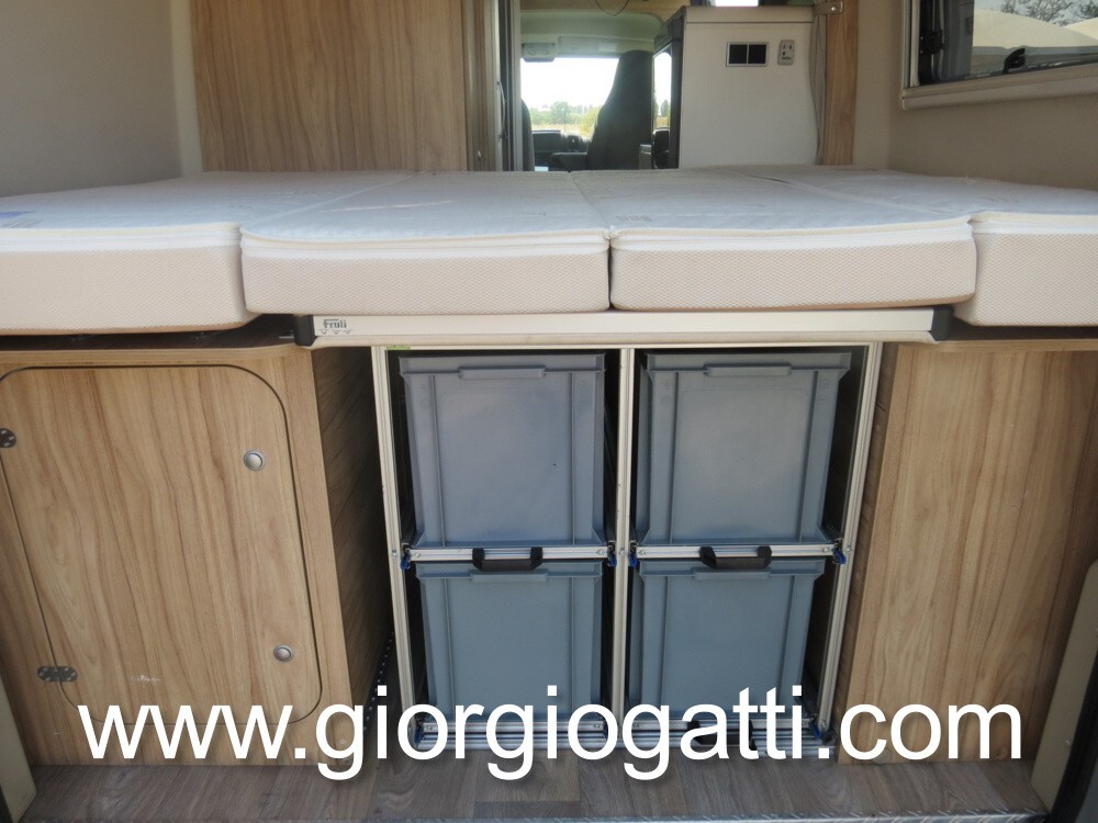 camper puro Hymer Grand Canyon van con cambio auto