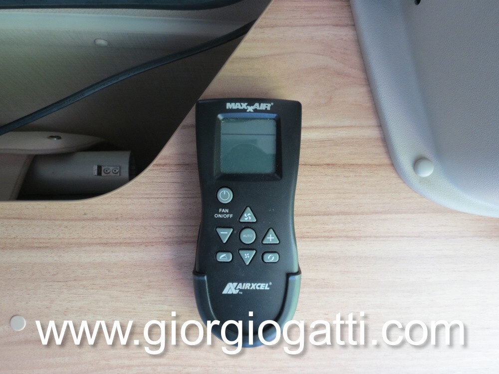 camper puro Hymer Grand Canyon van con cambio auto