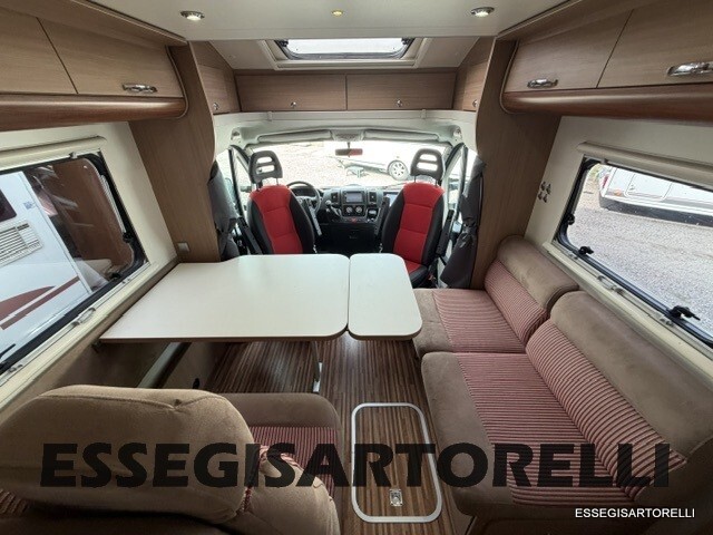 ADRIA MATRIX M 680 SP GARAGE E BASCULANTE 2013 DOP