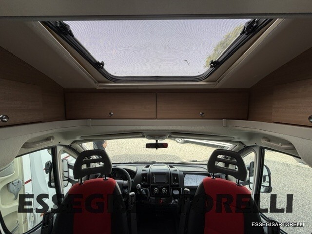ADRIA MATRIX M 680 SP GARAGE E BASCULANTE 2013 DOP