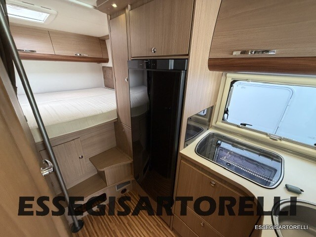 ADRIA MATRIX M 680 SP GARAGE E BASCULANTE 2013 DOP