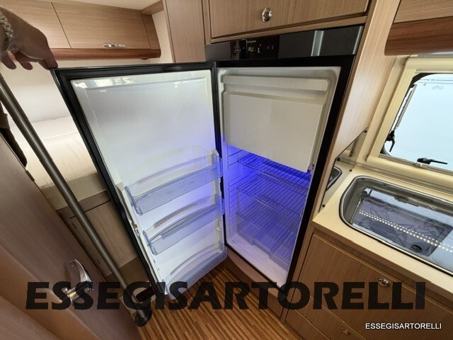 ADRIA MATRIX M 680 SP GARAGE E BASCULANTE 2013 DOP