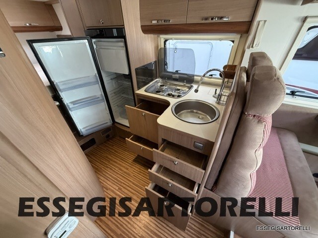 ADRIA MATRIX M 680 SP GARAGE E BASCULANTE 2013 DOP