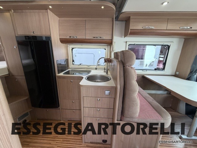 ADRIA MATRIX M 680 SP GARAGE E BASCULANTE 2013 DOP