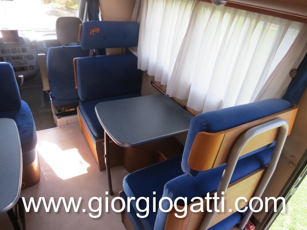 Camper Mansardato Arca M 4 con meccanica Mercedes