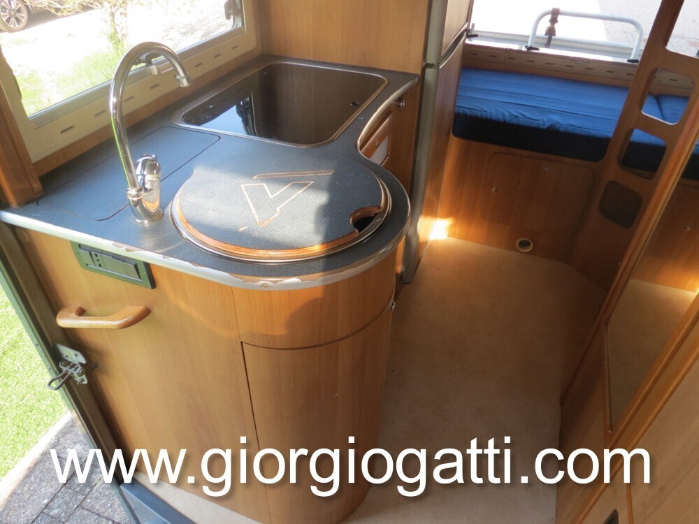 Camper Mansardato Arca M 4 con meccanica Mercedes