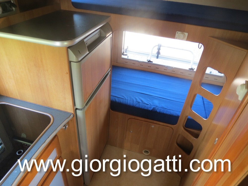 Camper Mansardato Arca M 4 con meccanica Mercedes