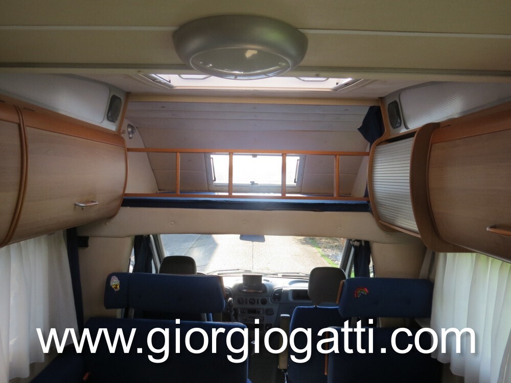 Camper Mansardato Arca M 4 con meccanica Mercedes