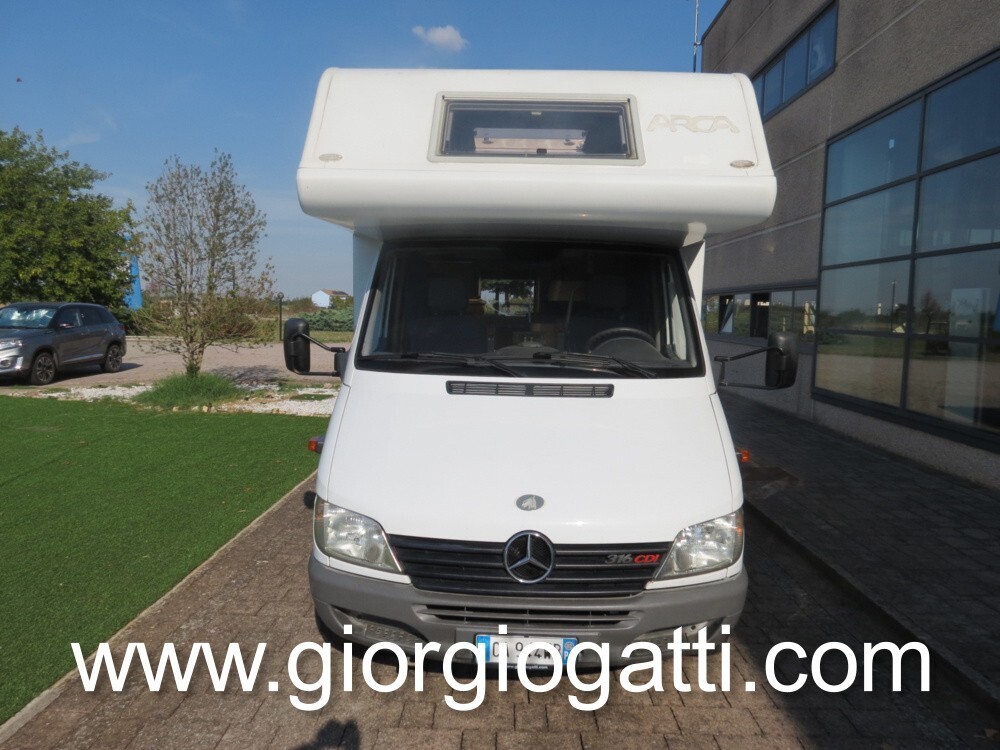 Camper Mansardato Arca M 4 con meccanica Mercedes