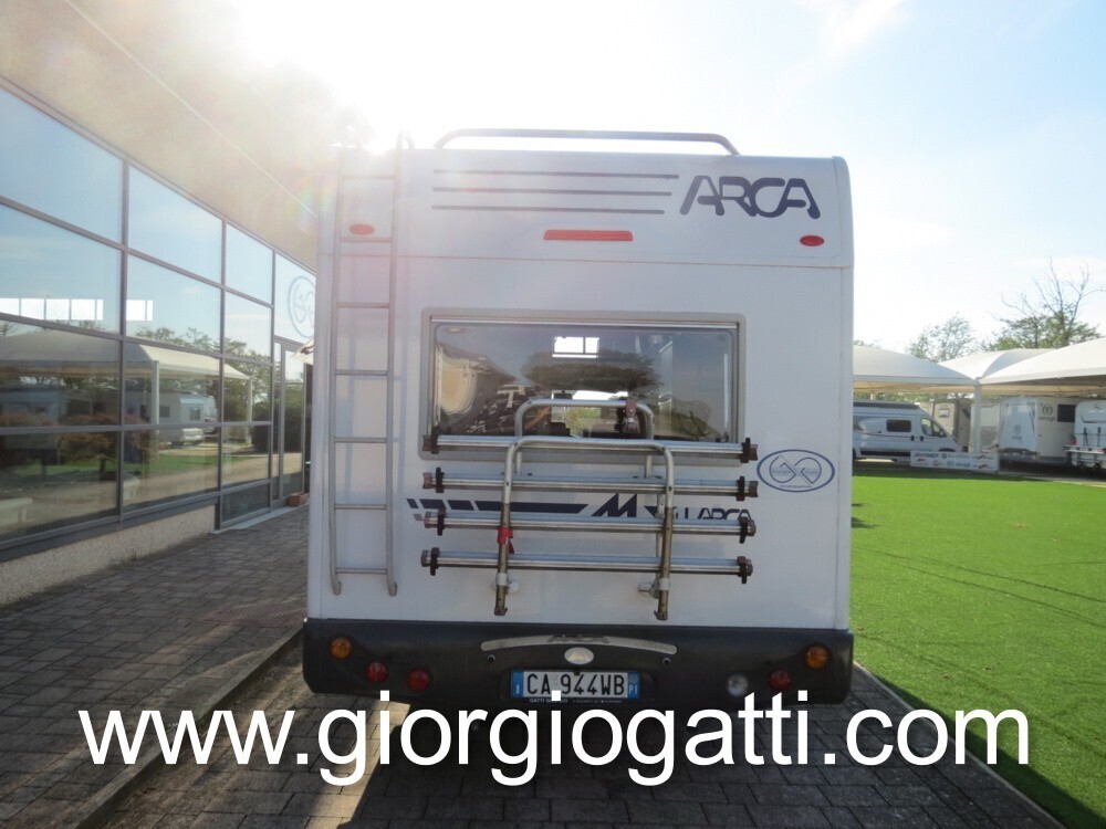 Camper Mansardato Arca M 4 con meccanica Mercedes