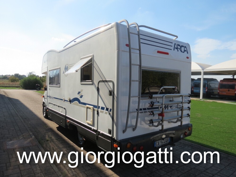 Camper Mansardato Arca M 4 con meccanica Mercedes