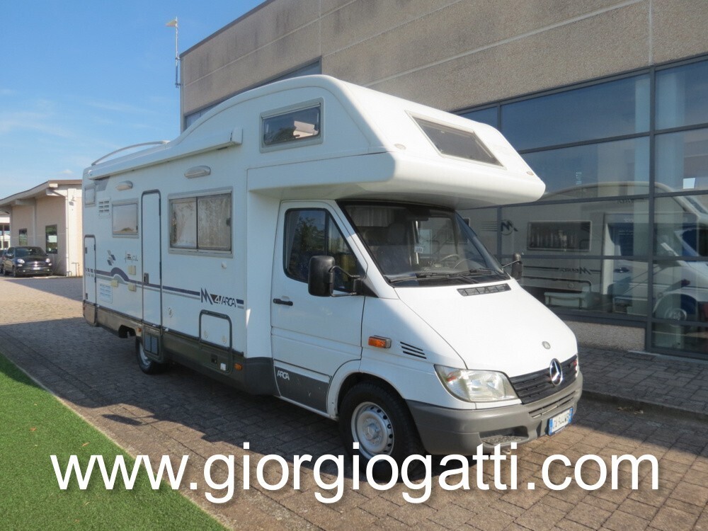 Camper Mansardato Arca M 4 con meccanica Mercedes